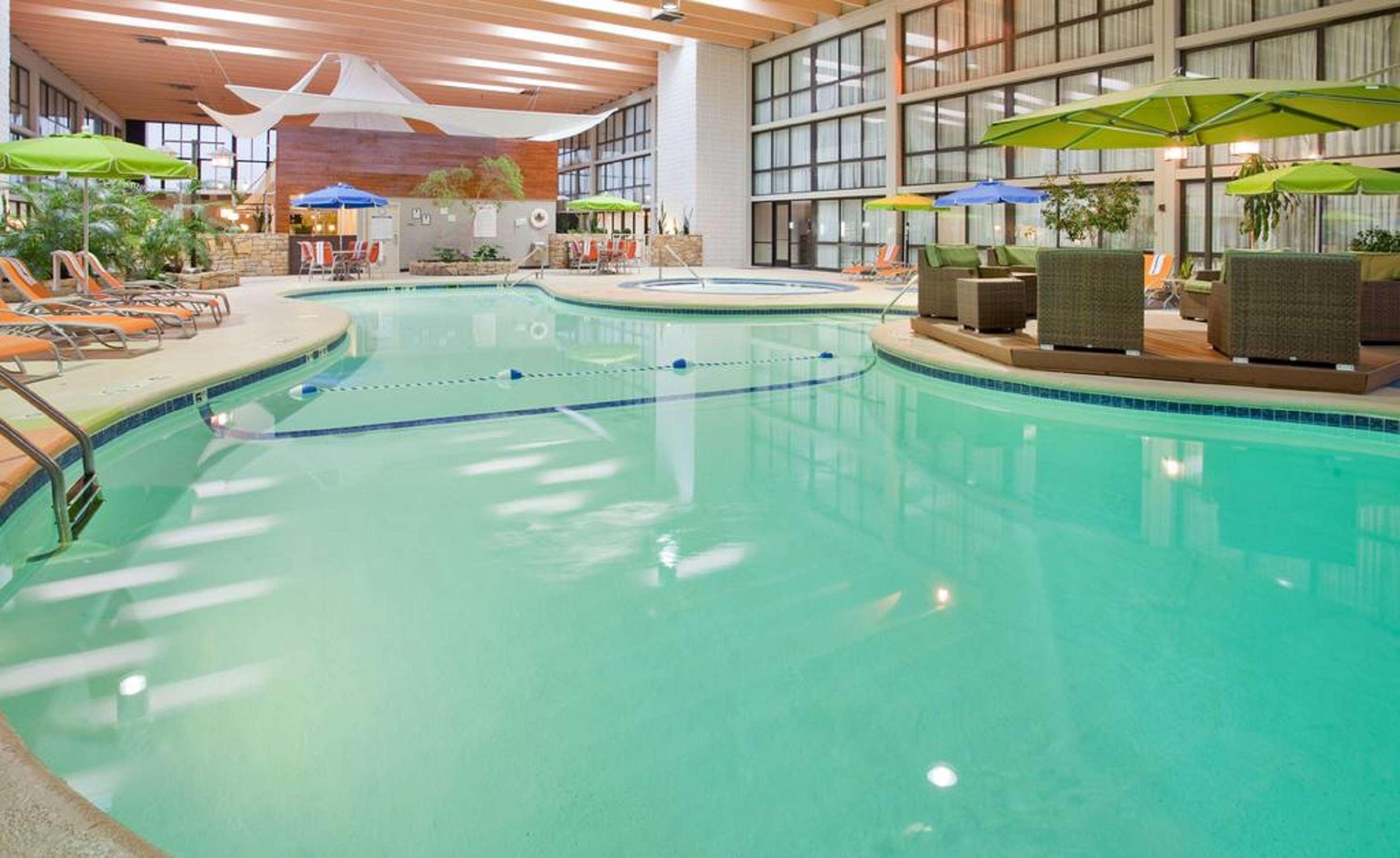 Wingate By Wyndham Kansas Hotel