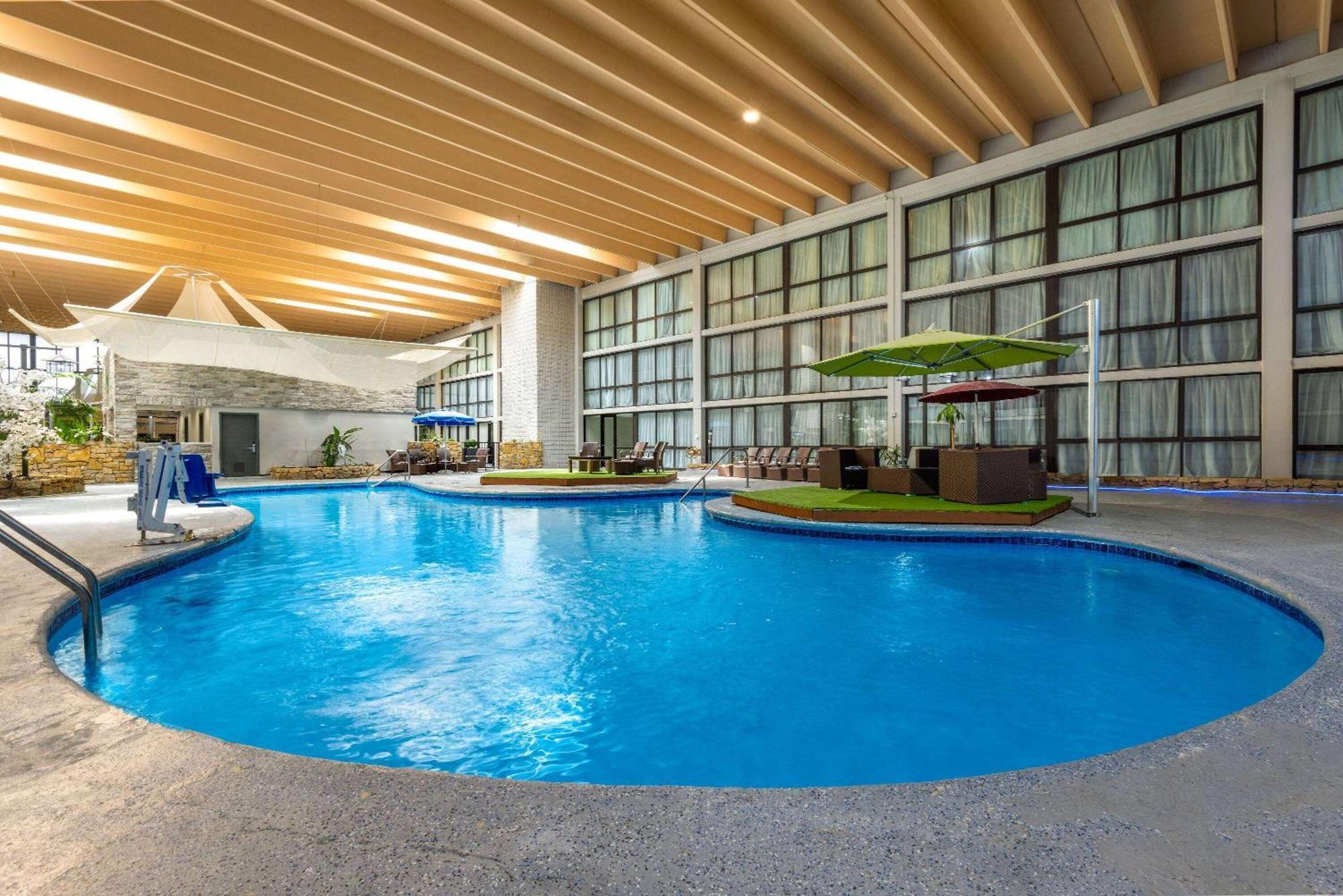 Wingate By Wyndham Kansas Hotel