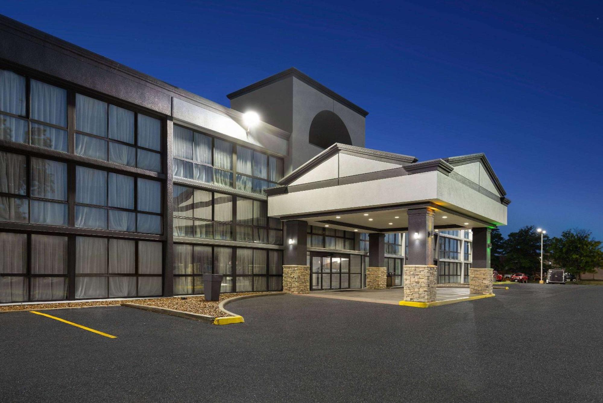 Wingate By Wyndham Kansas Hotel Kansas City